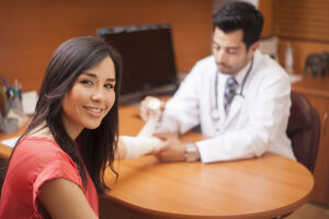 Female patient receiving a arm cast in a urgent care center